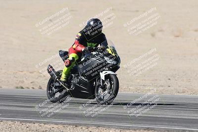 media/Oct-30-2025-Racers Edge (Thu) [[dabbdaf680]]/3-B Group/Session 2 (Bowl Exit)/